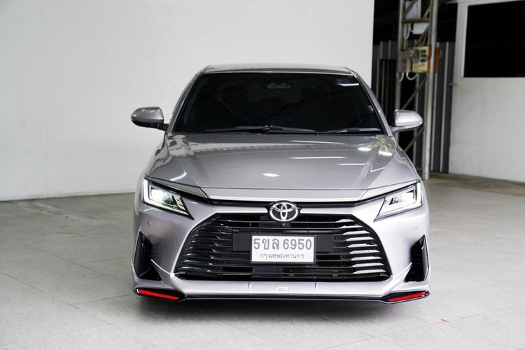 รถ Toyota Yaris ATIV 1.2 Premium สี เทา