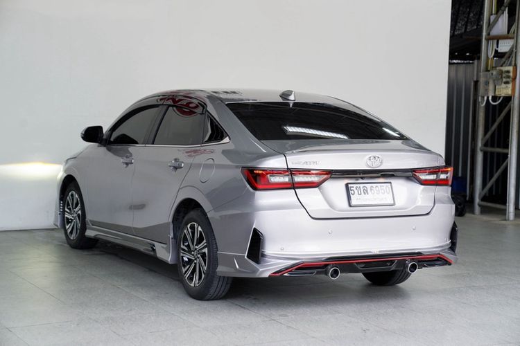 Toyota Yaris ATIV 2024 1.2 Premium Sedan เบนซิน ไม่ติดแก๊ส เกียร์อัตโนมัติ เทา รูปที่ 4