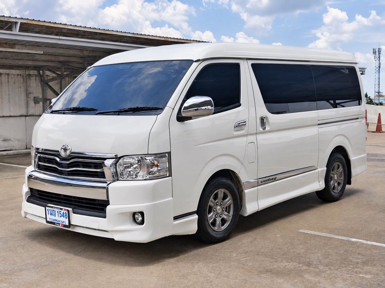 2017 Toyota Ventury 3.0V