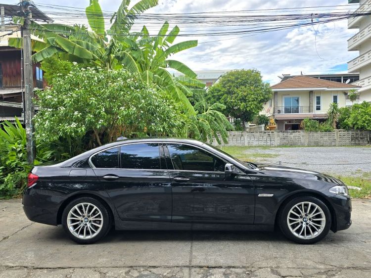 BMW Series 5 2015 525d Sedan ดีเซล ไม่ติดแก๊ส เกียร์อัตโนมัติ ดำ รูปที่ 4