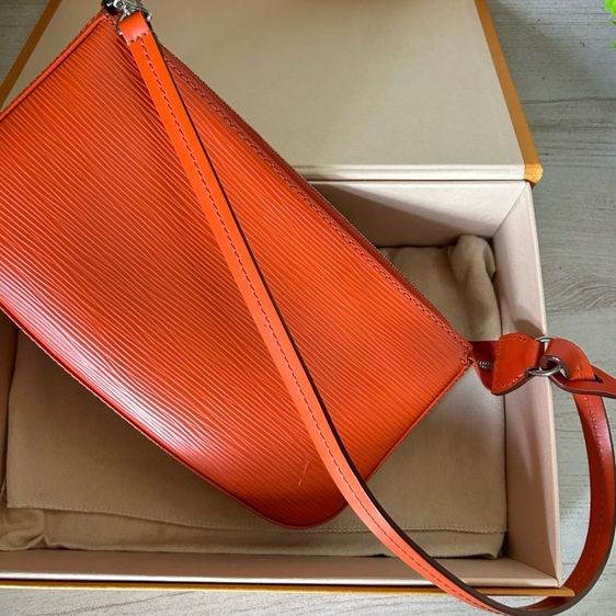 lv epi pochette รูปที่ 4