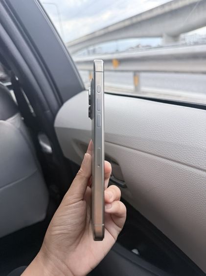 ไอโฟน15pro max256ศูนย์ไทยแท้สภาพสวยไร้รอย รูปที่ 2