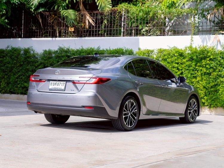 Toyota Camry 2025 2.5 HEV Premium Luxury Sedan ไฮบริด ไม่ติดแก๊ส เกียร์อัตโนมัติ เทา รูปที่ 4