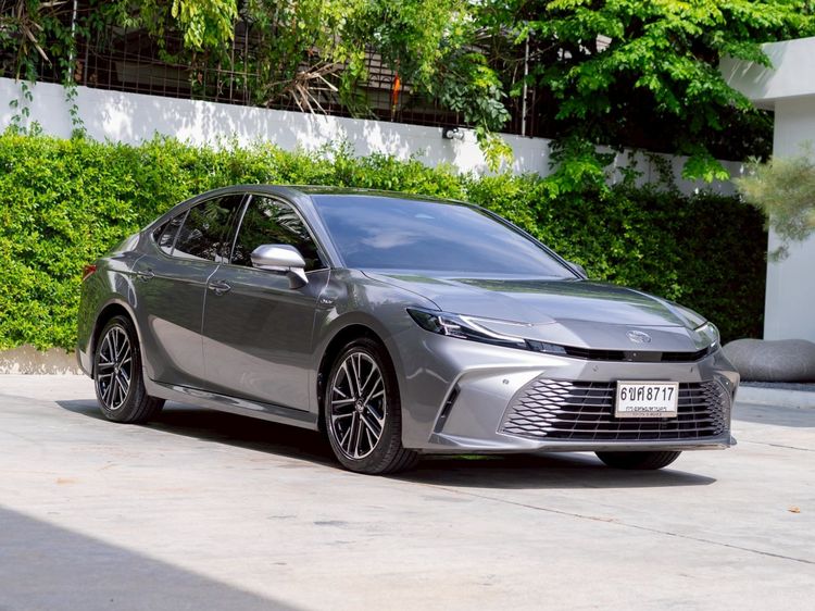 รถ Toyota Camry 2.5 HEV Premium Luxury สี เทา