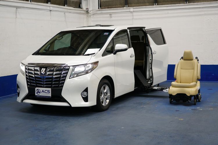 รถ Toyota Alphard 2.5 Welcab สี ขาว