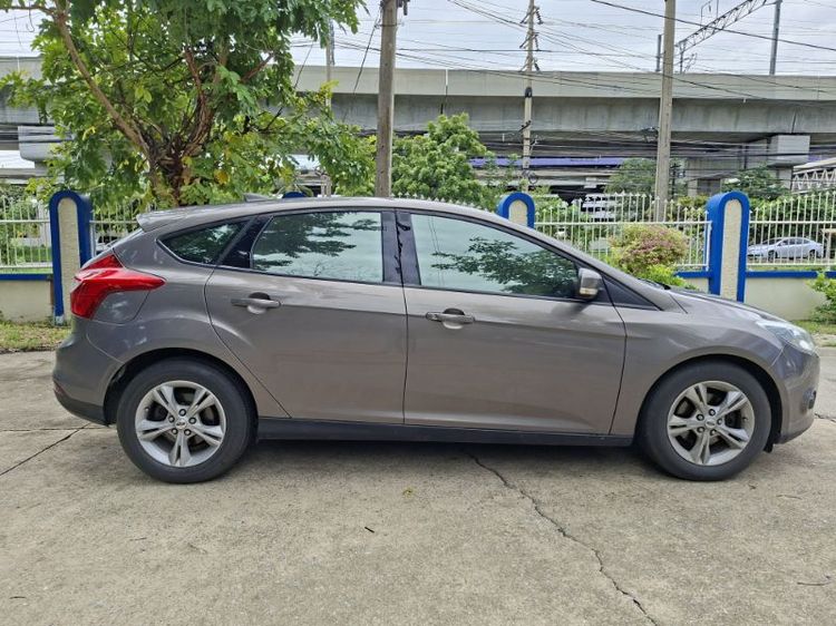 Ford Focus 2013 1.6 Trend Sedan เบนซิน ไม่ติดแก๊ส เกียร์อัตโนมัติ น้ำตาล