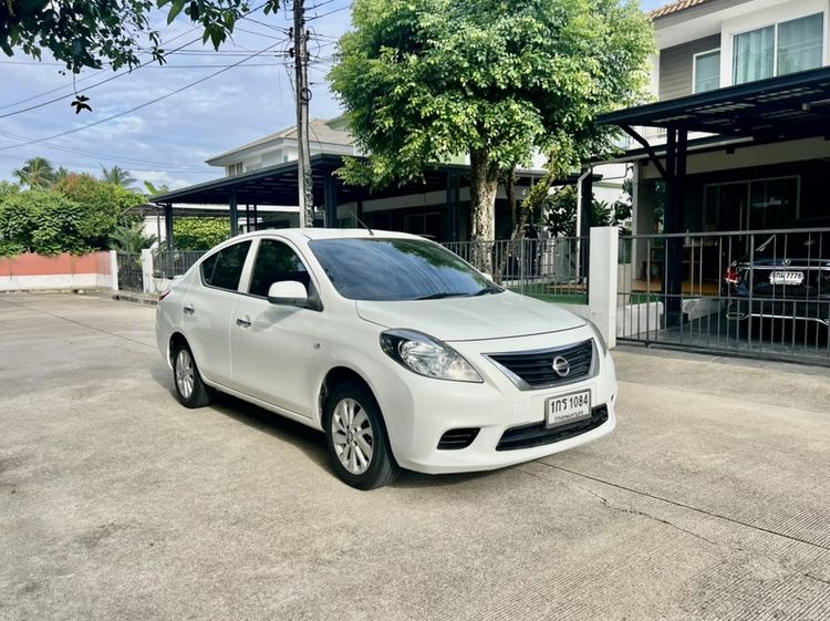 รถ Nissan Almera 1.2 V สี ขาว