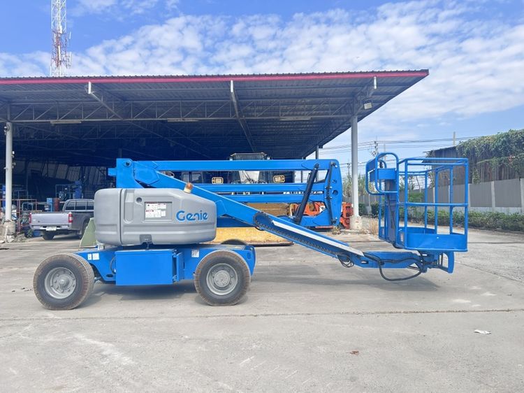 ขายรถกระเช้าไฟฟ้าบูมลิฟท์ GENIE รุ่น Z45-25 ความสูง 13.8 เมตร รถเก่านอก