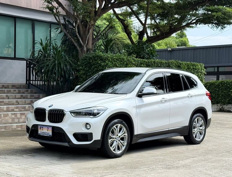 BMW X1 2019 2.0 sDrive18i Utility-car เบนซิน ไม่ติดแก๊ส เกียร์อัตโนมัติ ขาว รูปที่ 4