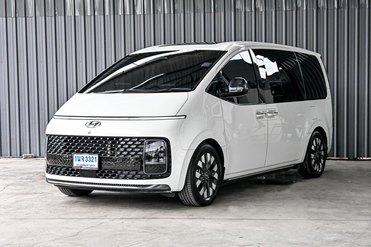 HYUNDAI STARIA 2.2 PREMIUM SUNROOF AT 2023 รถสวยมือเดียว รุ่นท๊อปสุด Premium ซันรูฟ ภายนอกสีขาวสวยๆ 