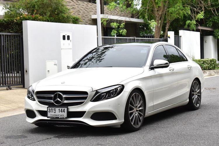 รถ Mercedes-Benz C-Class C350e สี ขาว