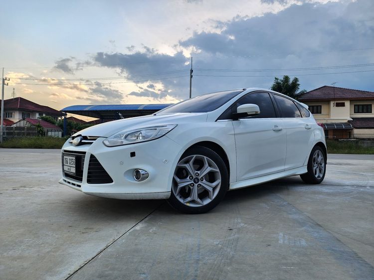 Ford Focus 2013 2.0 Sport Plus Sedan เบนซิน ไม่ติดแก๊ส เกียร์อัตโนมัติ ขาว