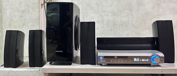 ลำโพงแยกชิ้น และซับวูฟเฟอร์ ชุดโฮมเธียเตอร์ SAMSUNG HT-DM150 พร้อมลำโพง และซับวูฟเฟอร์