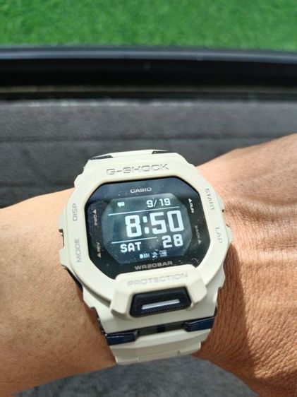 เทา นาฬิกา Casio G-Shock G-SQUAD รุ่น GBD-200UU-9DR ซึ่งมีราคาป้าย (MSRP) ของแท้ศูนย์ไทย