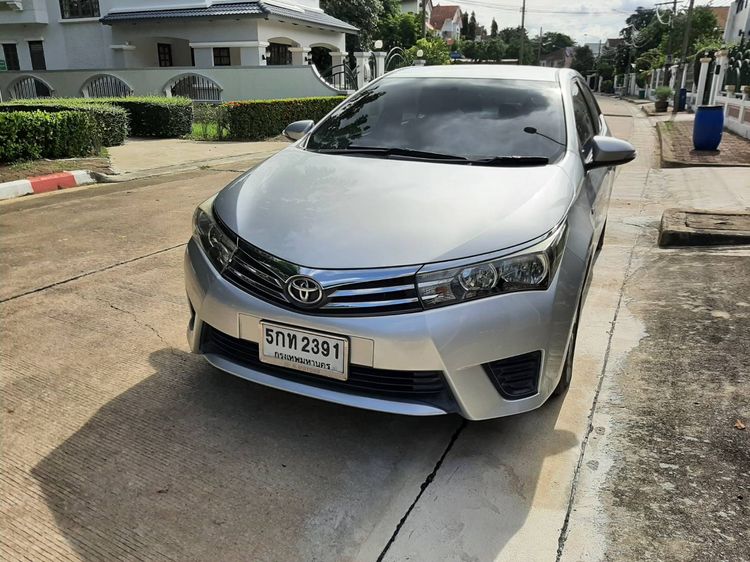 Toyota Corolla 2015 1.6 Sedan เบนซิน ไม่ติดแก๊ส เกียร์อัตโนมัติ บรอนซ์เงิน