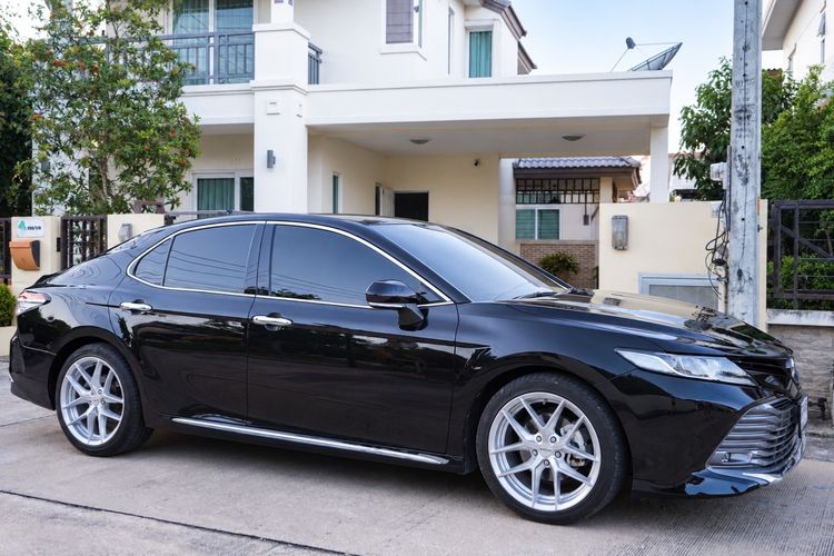 รถ Toyota Camry 2.0 E สี ดำ