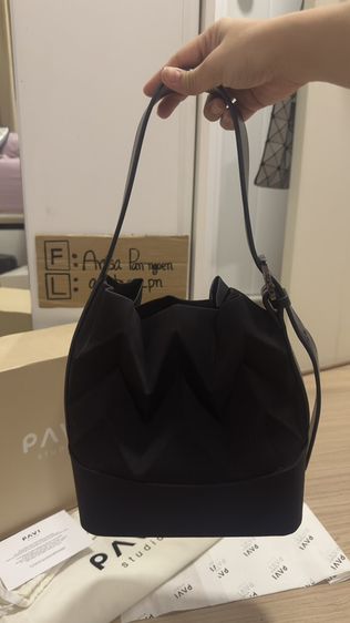 กระเป๋าPavi Studio - W buckle กระเป๋าผ้าอัดพลีทลาย W สายหนังแท้ (มือ2) รูปที่ 3