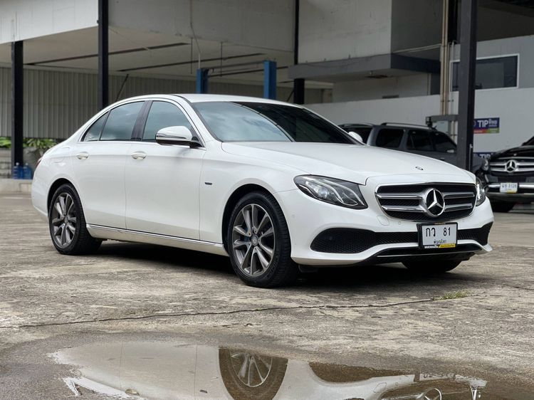 รถ Mercedes-Benz E-Class E350e สี ขาว