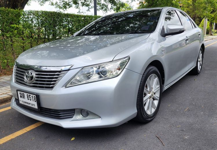 รถ Toyota Camry 2.0 G สี บรอนซ์เงิน
