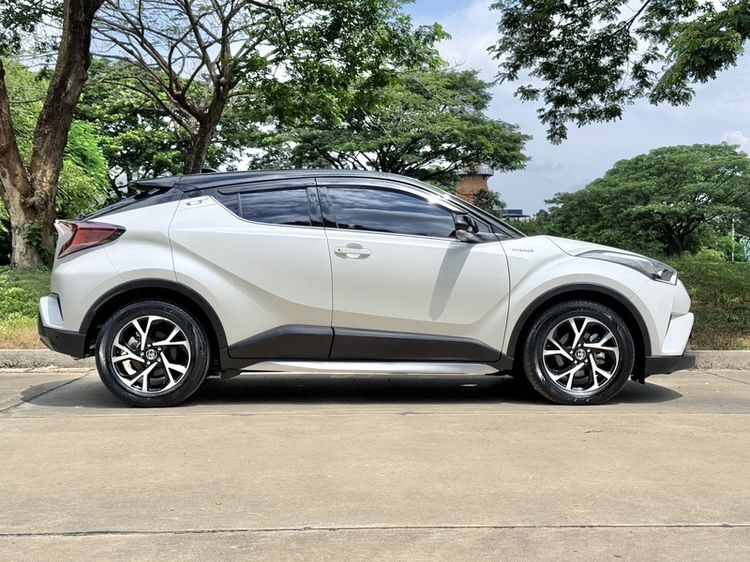 Toyota C-HR 2019 1.8 Mid MNC White Pearl Utility-car ไฮบริด เกียร์อัตโนมัติ ขาว รูปที่ 1