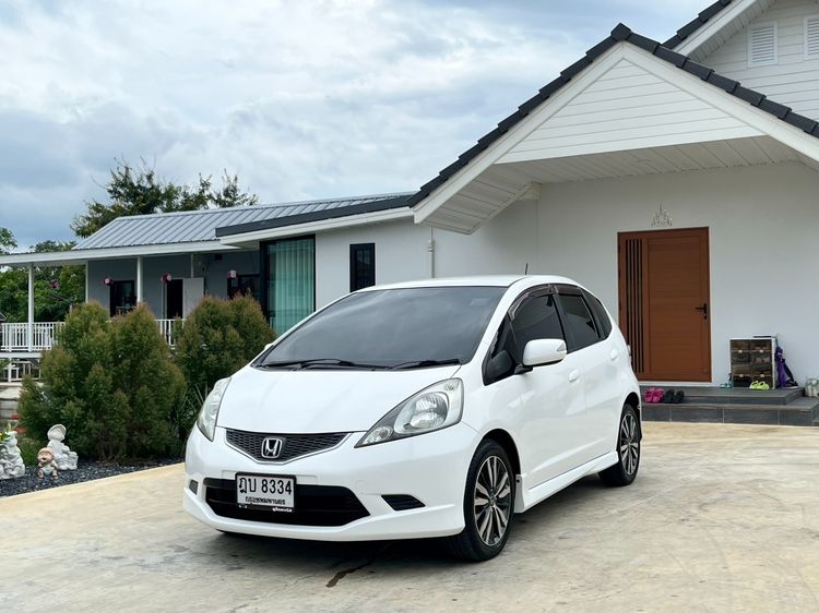 รถ Honda Jazz 1.5 SV i-VTEC สี ขาว