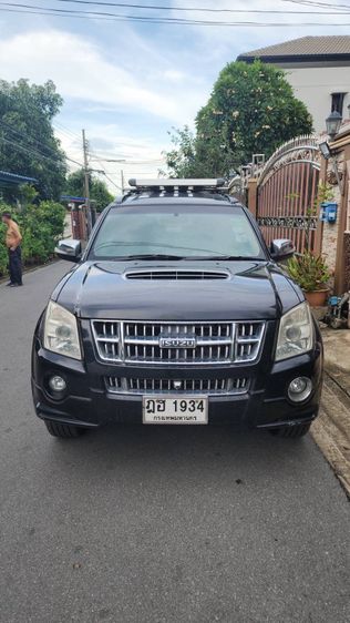 รถ Isuzu MU-7 3.0 4WD สี ดำ