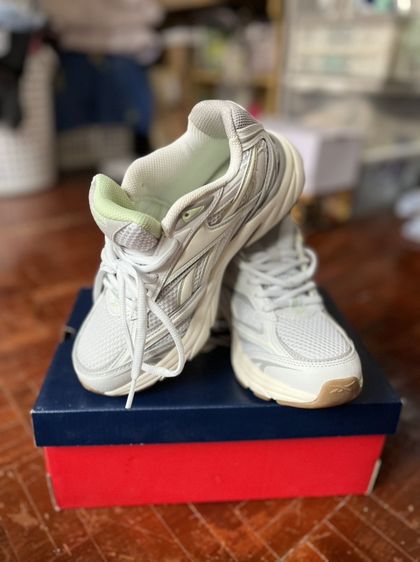 รองเท้าผ้าใบReebok