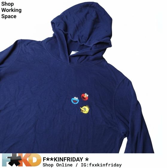 เสื้อคลุม Uniqlo x KAWS Sesame Street Size XL เท่า L