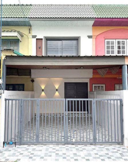 🏠เปิดจอง  #หมู่บ้านเรือนแก้ว #เครือสหพัฒน์📌พิกัด ใกล้ตลาดรัตนากร📌ใกล้แหลมฉบัง📌ใกล้เครือสหพัฒน์📣เนื้อที่ 17 ตรว. 🛌2 นอน 🛀2 น้ำ 🚗จอดรถได้ ในบ้าน1 คัน  🚗หน้าบ้านอีก 1 คัน  หน้า
