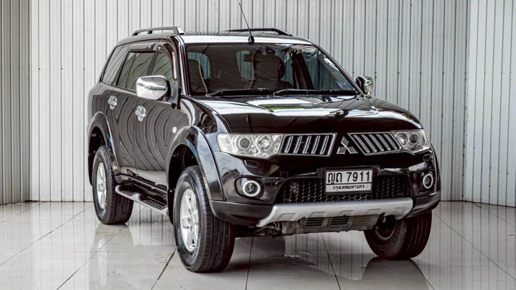 รถ Mitsubishi Pajero Sport 2.5 GT สี ดำ