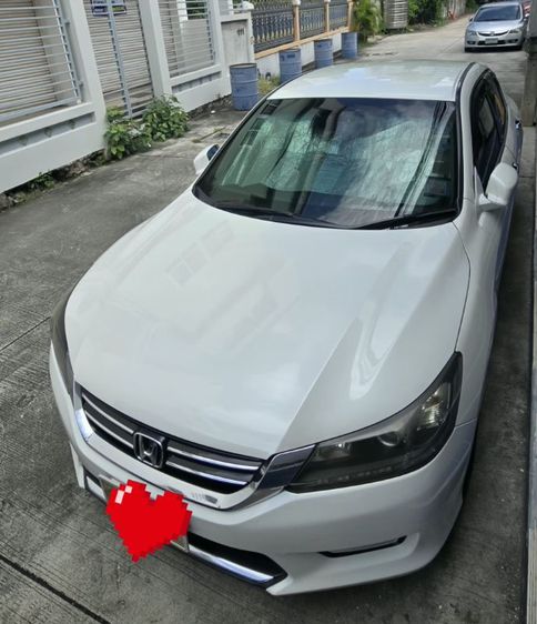 รถ Honda Accord 2.0 E สี ขาว
