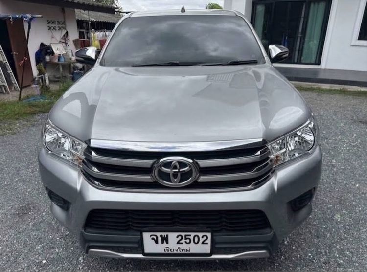 Toyota Hilux Revo 2015 2.4 E Pickup ดีเซล เกียร์ธรรมดา บรอนซ์เงิน