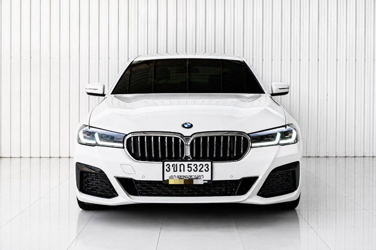 BMW Series 5 2022 520d Sedan ดีเซล ไม่ติดแก๊ส เกียร์อัตโนมัติ ขาว รูปที่ 2
