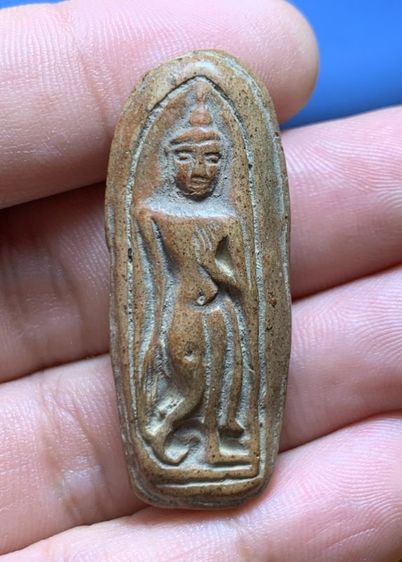 พระลีลาเม็ดขนุน
