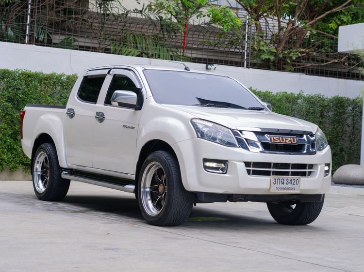 รถ Isuzu D-MAX 2.5 Hi-Lander Z สี ขาว