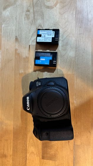 กล้อง DSLR ไม่กันน้ำ ส่งต่อเซตทำมาหากิน Canon 6D(Full frame) + เลนส์สภาพนางฟ้า 2 ตัว + แฟลชและกริปครบชุดครับ