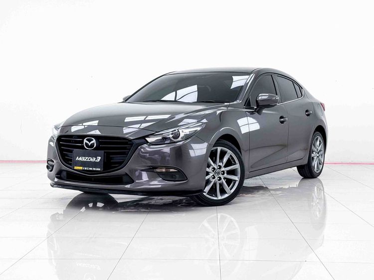 รถ Mazda Mazda3 2.0 S สี น้ำตาล