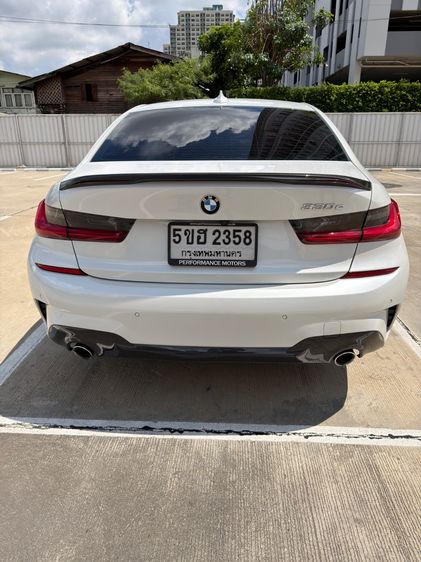BMW Series 3 2021 330e Sedan ปลั๊กอินไฮบริด (PHEV) ไม่ติดแก๊ส เกียร์อัตโนมัติ ขาว รูปที่ 2
