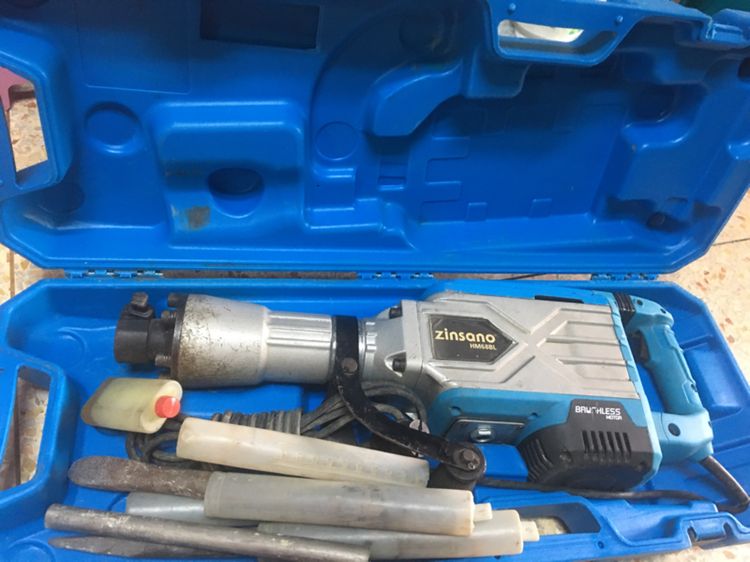 เเย๊ก กระแทกคอนกรีตตัวใหญ่ Zinsano HM68BL. BRUSHLESS MOTOR สภาพดีพร้อมใช้งานพร้อมดอกพร้อมกล่อง
